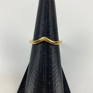 Gold Tone Wave Ring Size 7 1/2 NWT